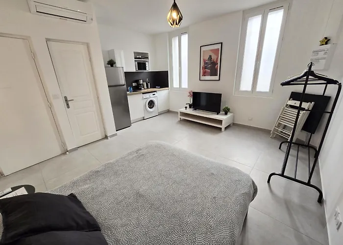 GregBnb-com - T2 Cocooning et chaise hamac -10min Gare